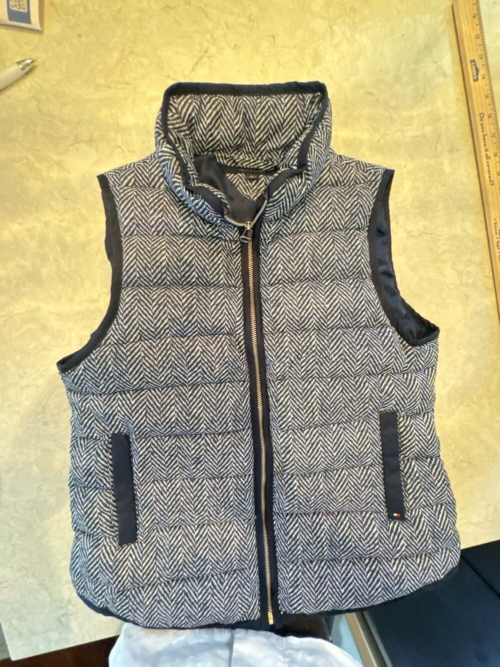 Tommy Hilfiger Puffer Vest Size M Blue Herringbone